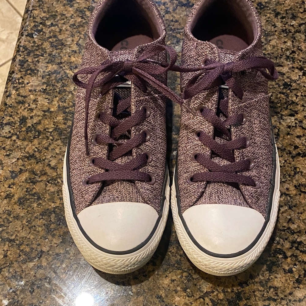 Women's Purple CONVERSE all-star Madison’s Sneakers. Gently used. Size 10